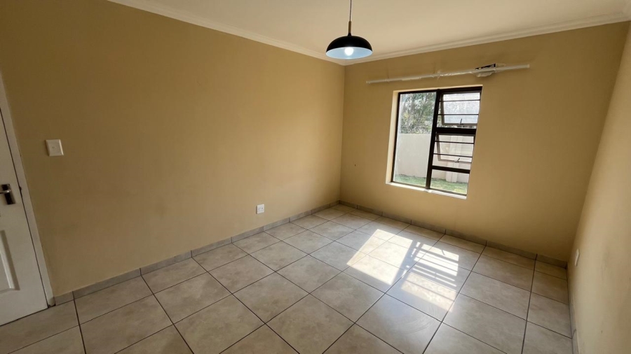 To Let 4 Bedroom Property for Rent in Fountains Estate Eastern Cape